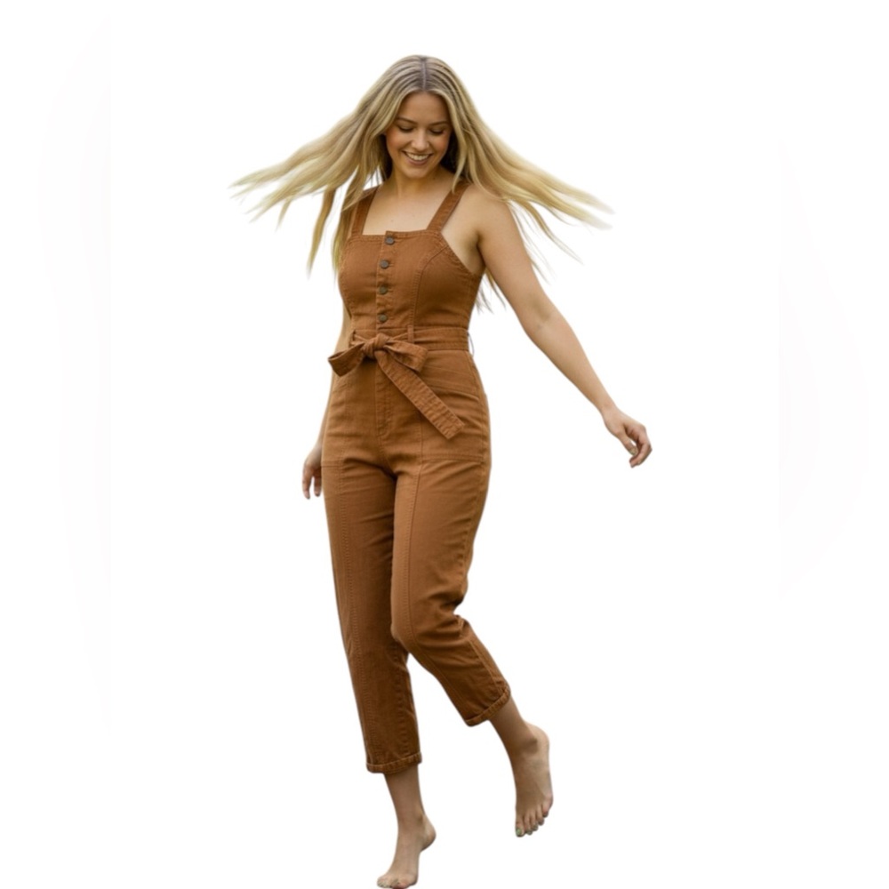 Universal Thread Denim Belted Cropped Jumpsuit Size 4